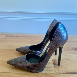 Size 6 Snake Skin Pointy Toe Zara Stilettos. Only worn once. Great quality.